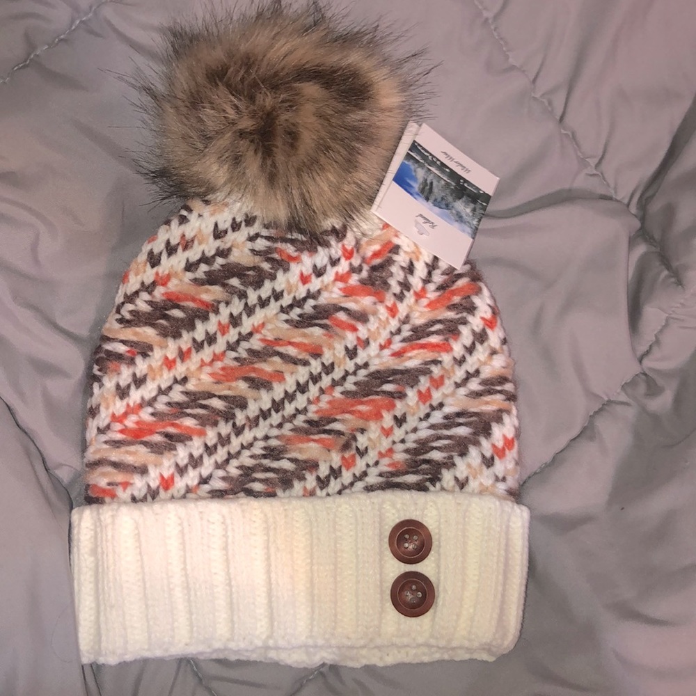 Insulated white fall colored beanie